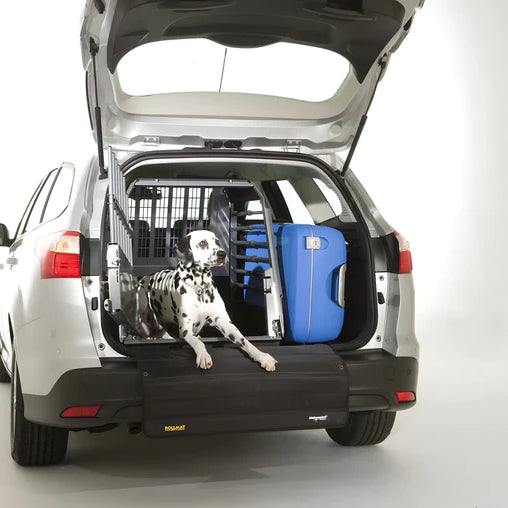 Travel in Style: How to Pick the Perfect Dog Crate for Road Trips!