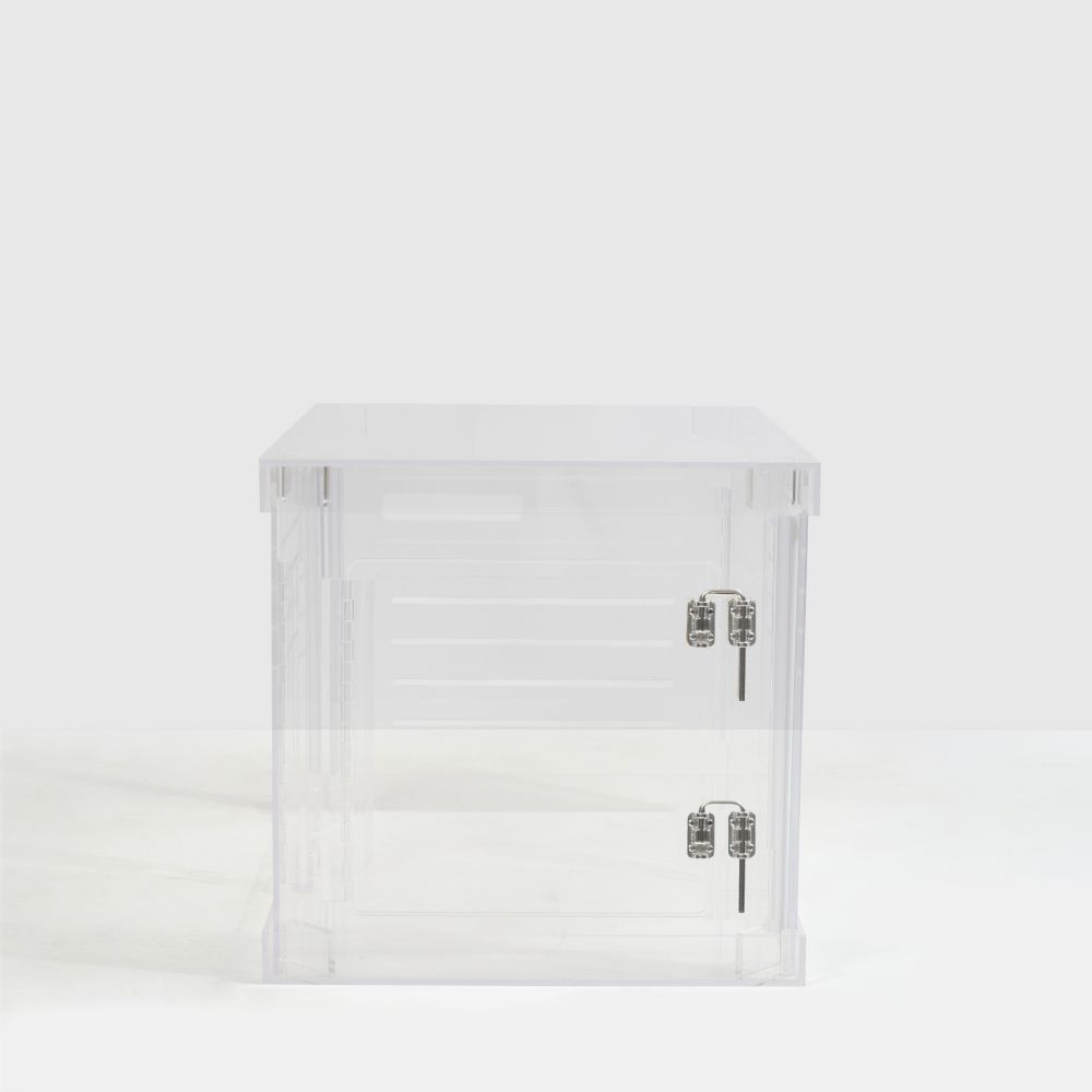 https://puppyfeverpro.com/cdn/shop/files/Hiddin-Clear-Dog-Crate-To-Gate-Small-Dog-Crate-Chrome.jpg?v=1701146878