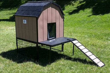 K9 Kennel Barn with Tall Run and Metal Cover Close Up