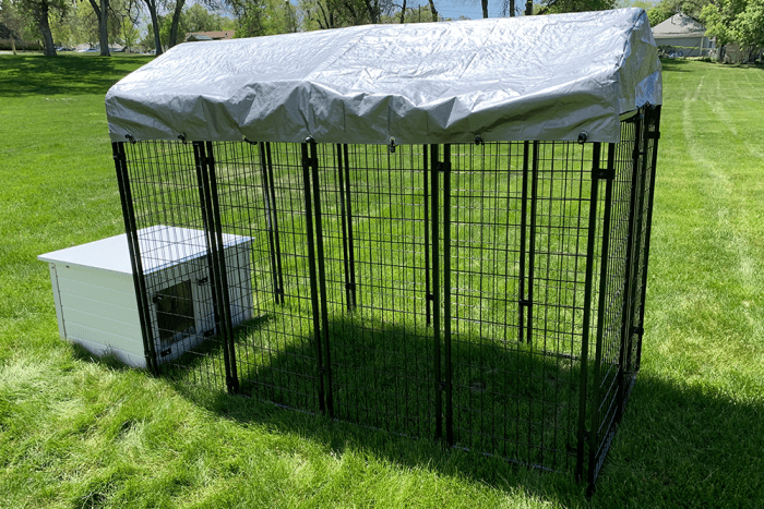 K9 Kennel Store 4 x 8 Complete Value Kennel And Vinyl Dog House Combo Side View