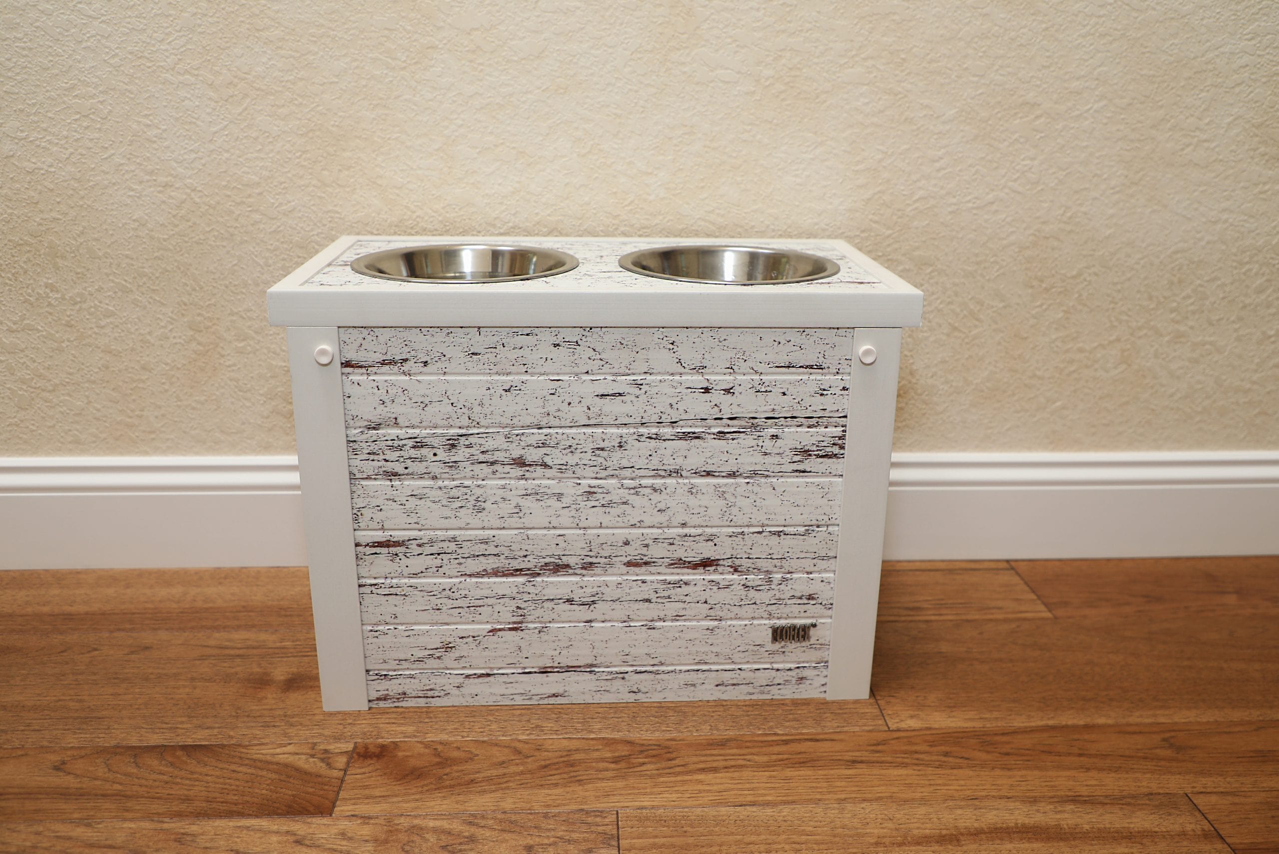 New Age Pet Extra Large Piedmont Pet Diner Distressed Actual 2