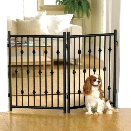 Emperor rings dog clearance gate